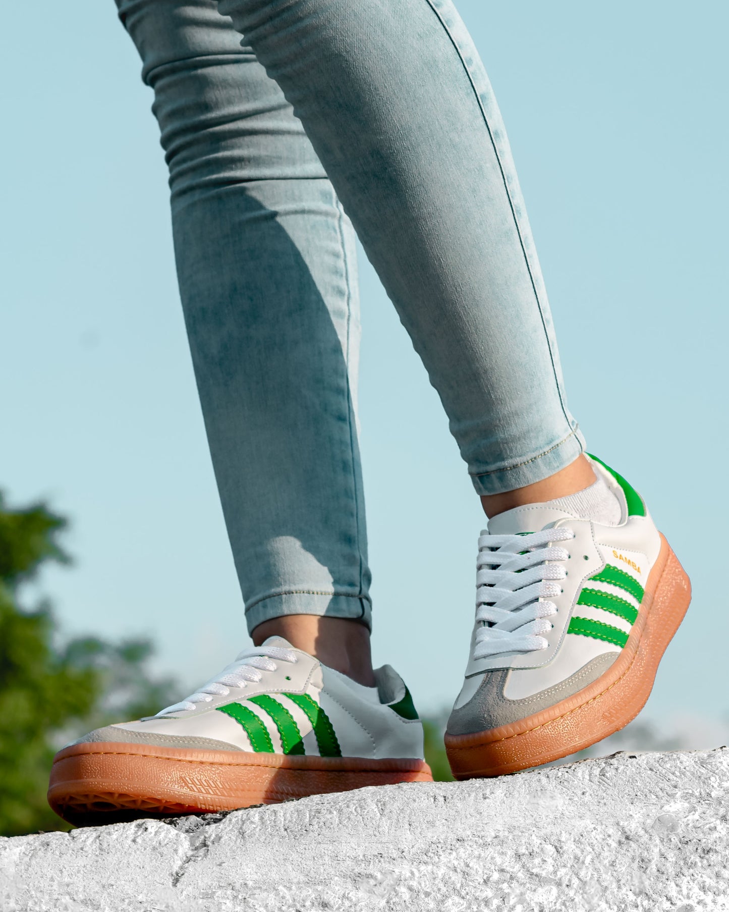 “Tenis deportivos estilo Samba dama”