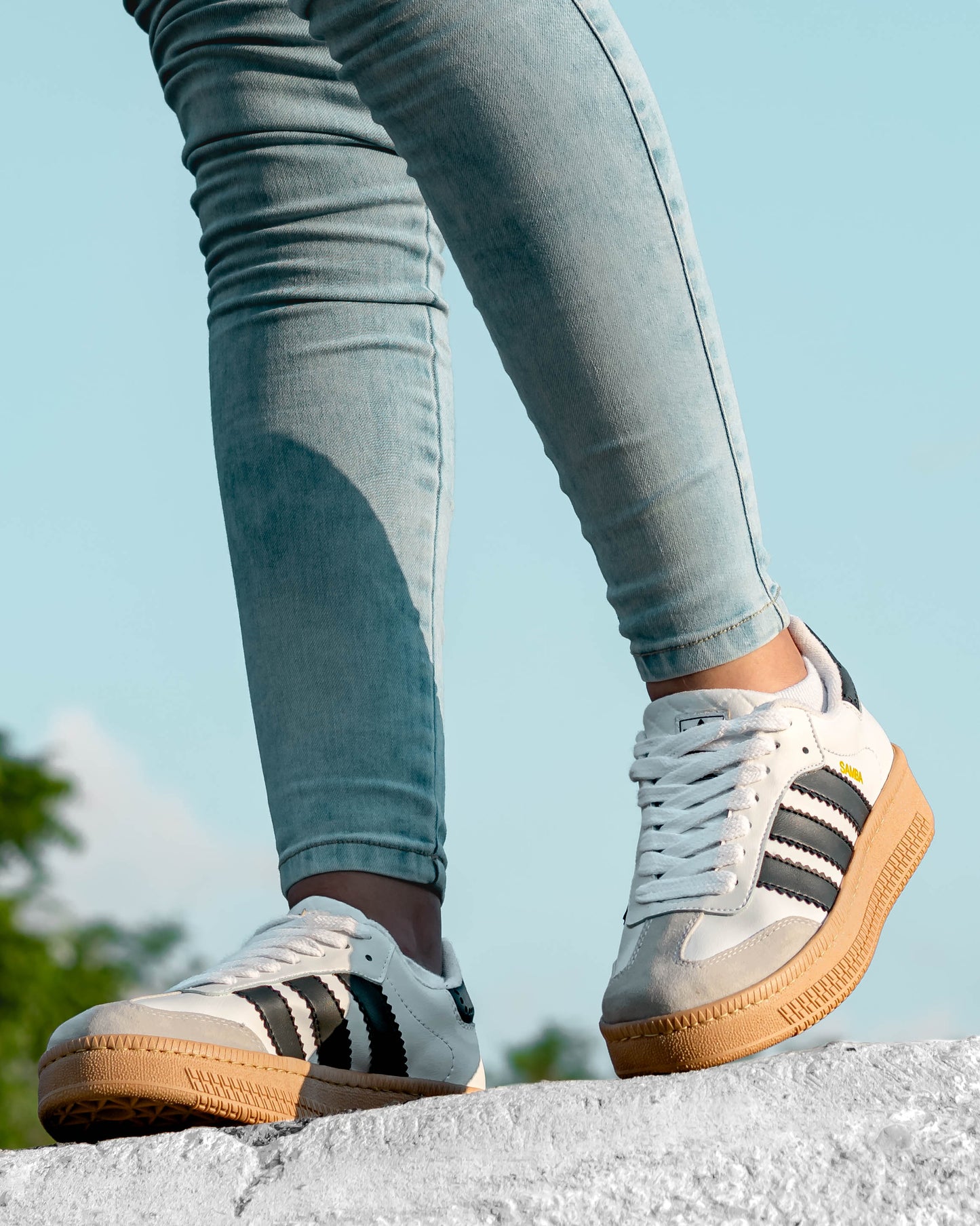 “Tenis deportivos estilo Samba dama”