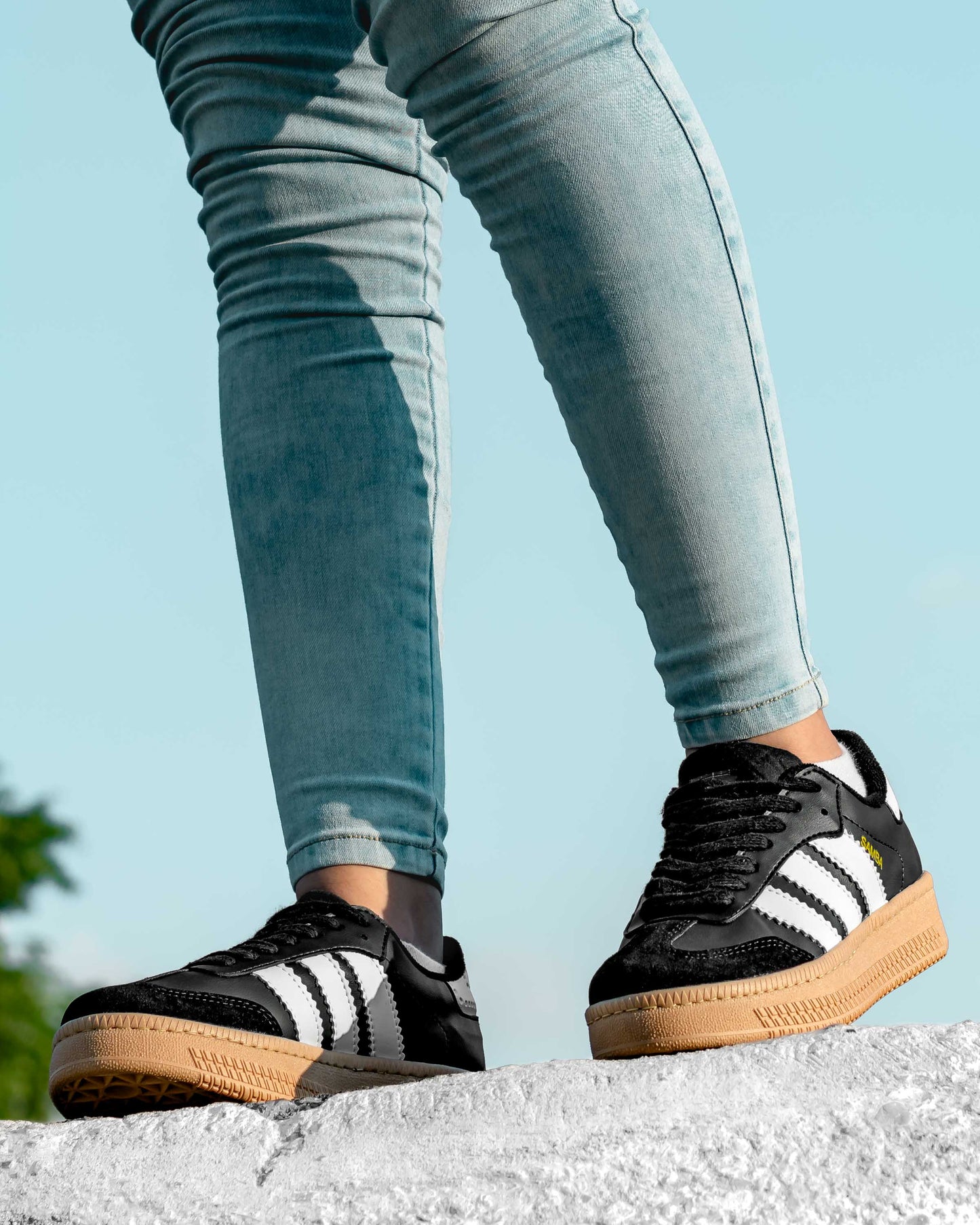 “Tenis deportivos estilo Samba dama”