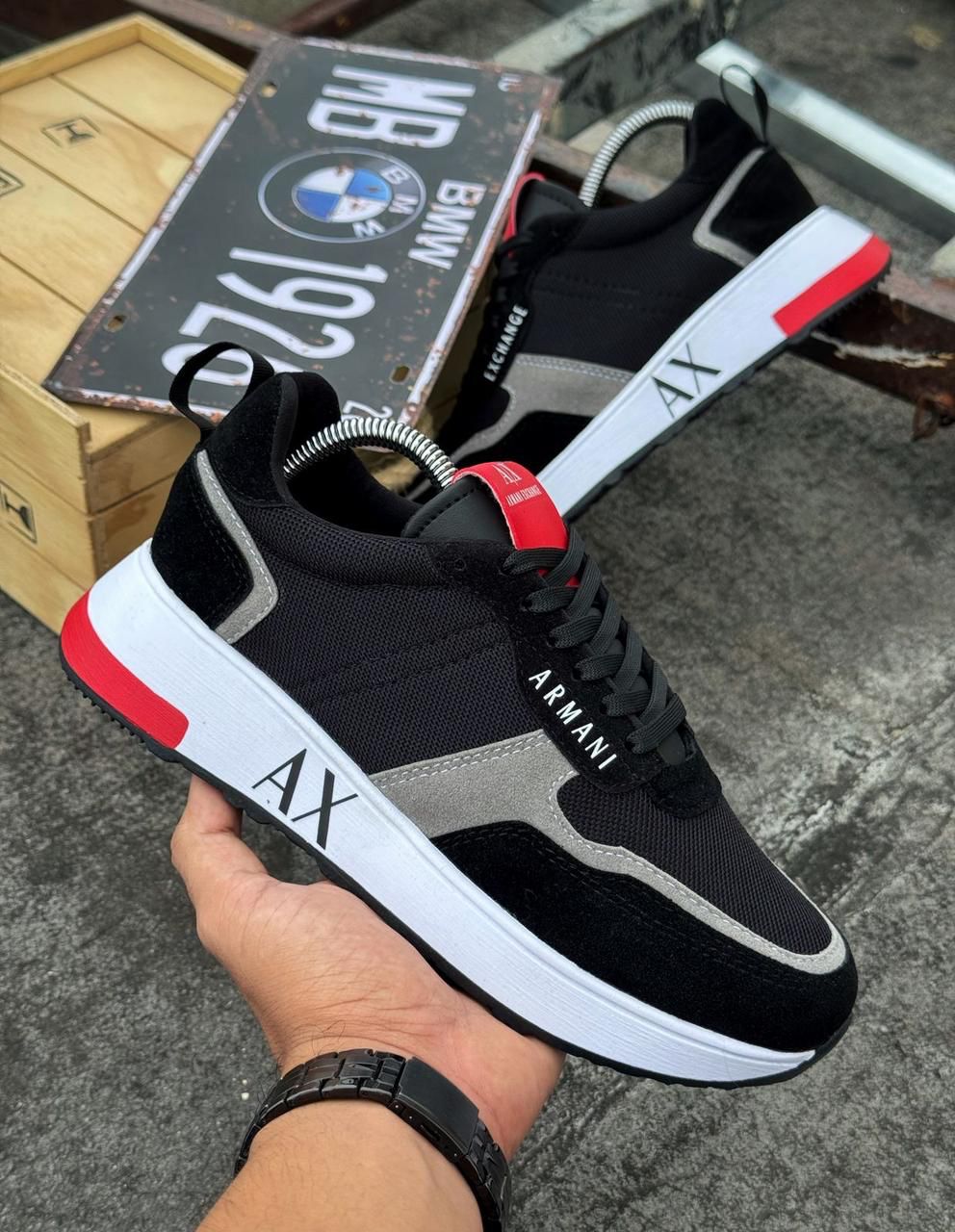 Tenis Urbanos Casuales - Diseño Moderno con Logo Lateral